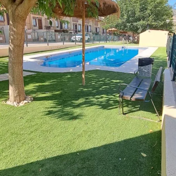 Villa Rural Las Lomas, hotel v destinaci Jaén