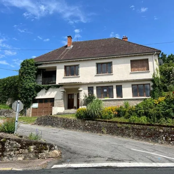 Chez henry, hotel v destinaci Peyrat-le-Château