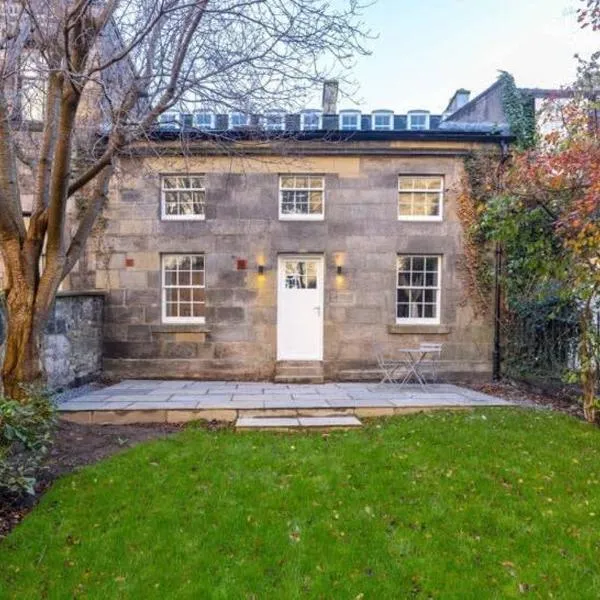 Dragon Suites - Yukina Suite - 2 bed city centre house with garden, hotel em Edimburgo