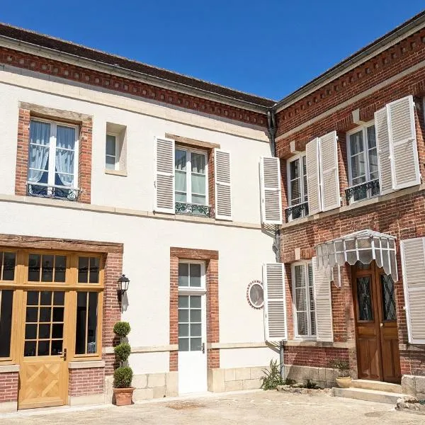 Maison à Deux Mains, hotel v destinaci Ay