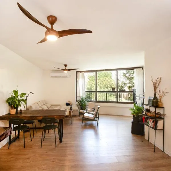 Amazing vacation flat, hotel in Netanya