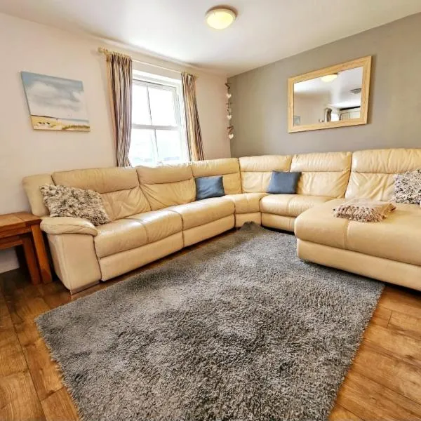 Bespoke coastal 2 bed cottage with free parking, hotelli kohteessa Ilfracombe