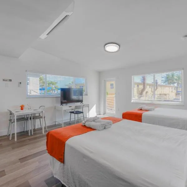 Spacious studio with Balcony and Parking at the Beach -M46、ハリウッドのホテル