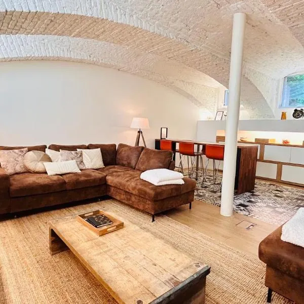 Le Quai - Appartement spacieux et calme, 3 chambres, Idéal familles et professionnels, Vieux Lille、リールのホテル