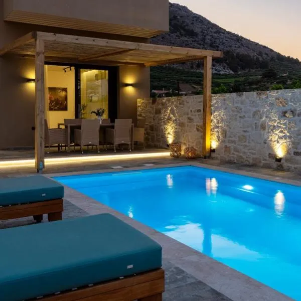 Irisma Luxury Villa with private pool, hotel din Archanes