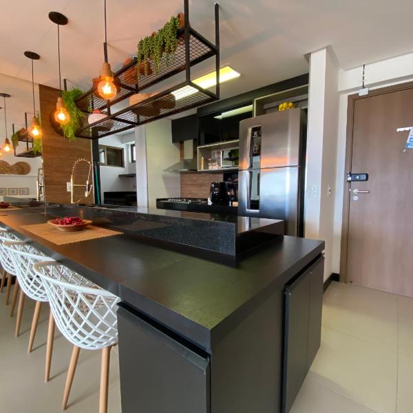 Luxor Double Aluguel por Temporada com Varanda Gourmet contendo churrasqueira e frigobar, Vista panorâmica da Ponta Verde! 2 quartos com split, 2 banheiros e uma banheira de hidromassagem na suíte do Apartamento! - Foto 5