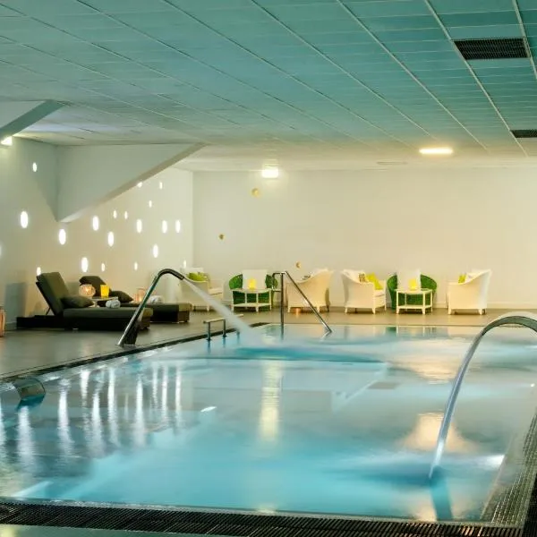 Open Village Sports Hotel & Spa Club, hotel v destinaci Guimarães