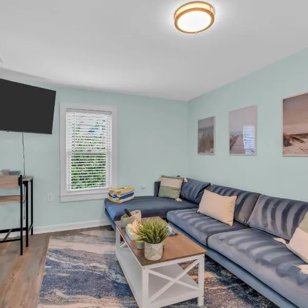 6-Min Walk to Asbury Park & OG Main St - Updated & Cozy Apartment in Historic Ocean Grove - Fire Pit & Patio - Fast Wi-Fi, hotel v destinaci Ocean Grove