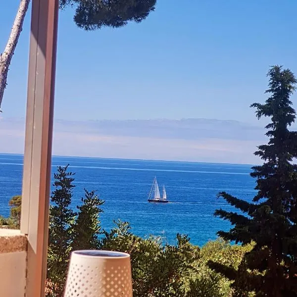 Brisa al Mar Cap Salou, hotel i Salou