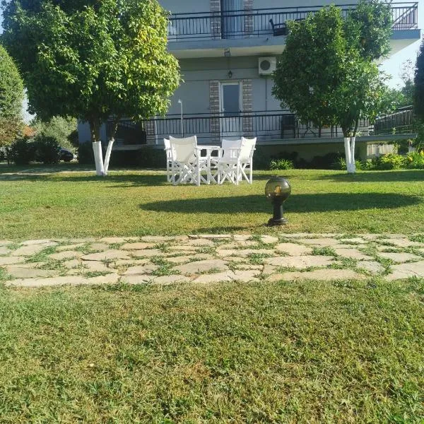 Villa Adamidis, hotel v destinaci Paralía Skotínis