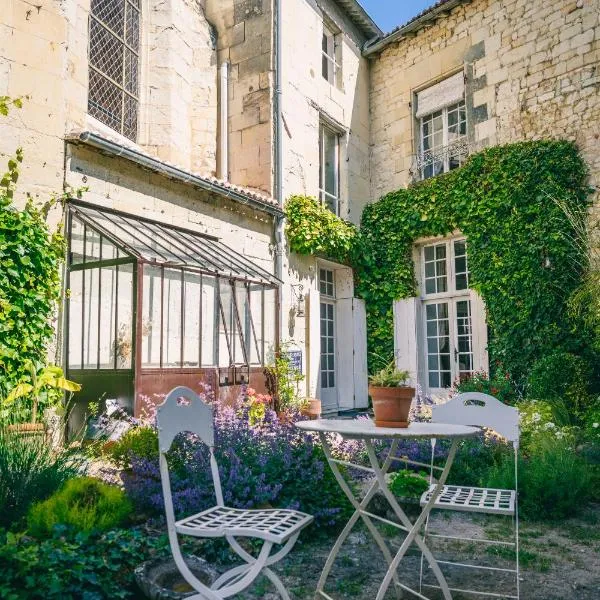 Le Prieuré Sainte Croix, hotel a Loudun