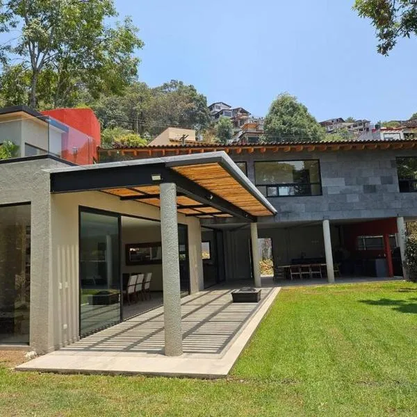 Villa en el Bosque de Avándaro - Vista al Lago, hotel i Valle de Bravo