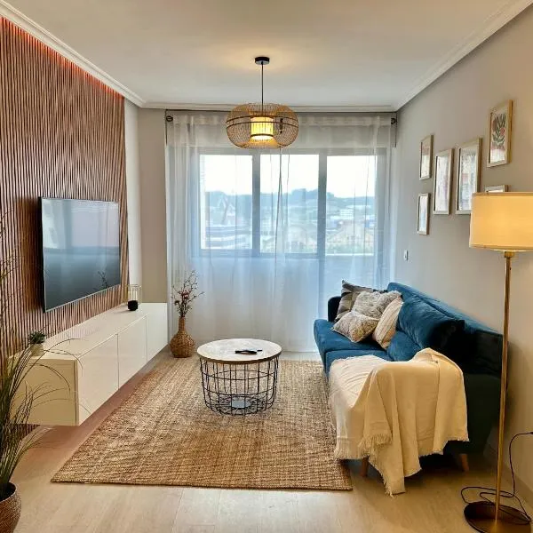 Villa Ana, céntrico y tranquilo, parking incluido、アビレスのホテル