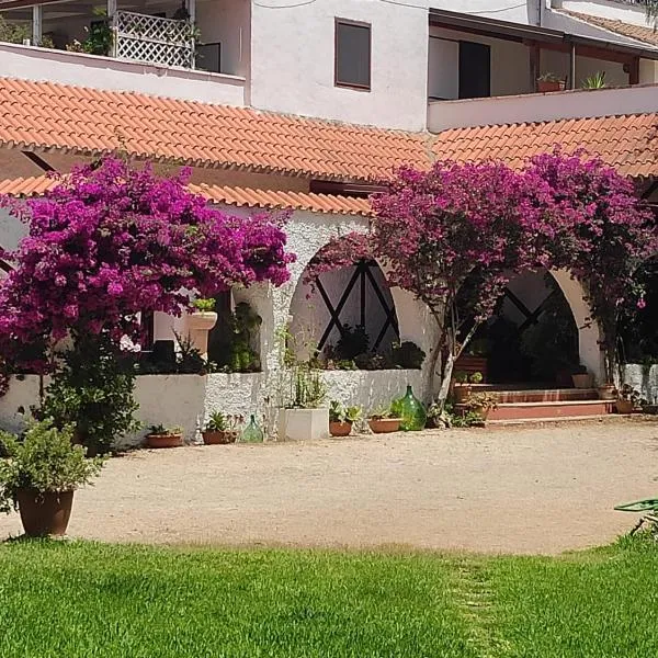 Gli Archi Country Home, hotel v destinaci Giurdignano