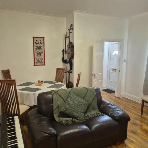 3 bed house - all amenities - Middleton, hotel v destinaci Middleton