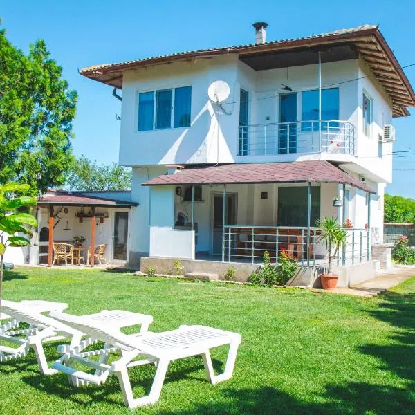 Kristi Houses, hotel in Krapets