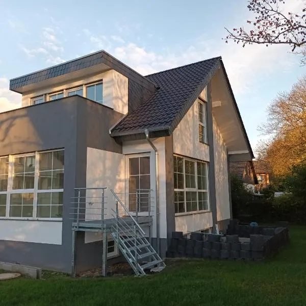 -NEUE- Ferienwohnung - Monteurwohnung in Lippe, hotel in Lage