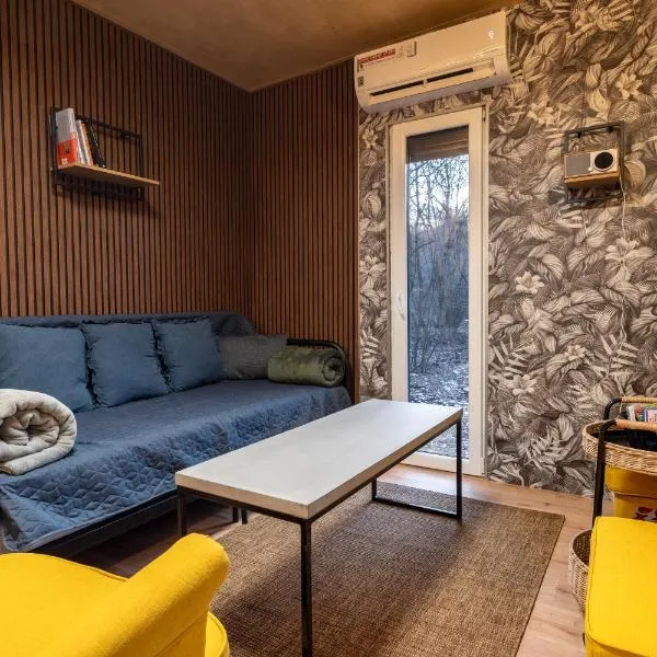 Almásglamp, hotel a Zebegény