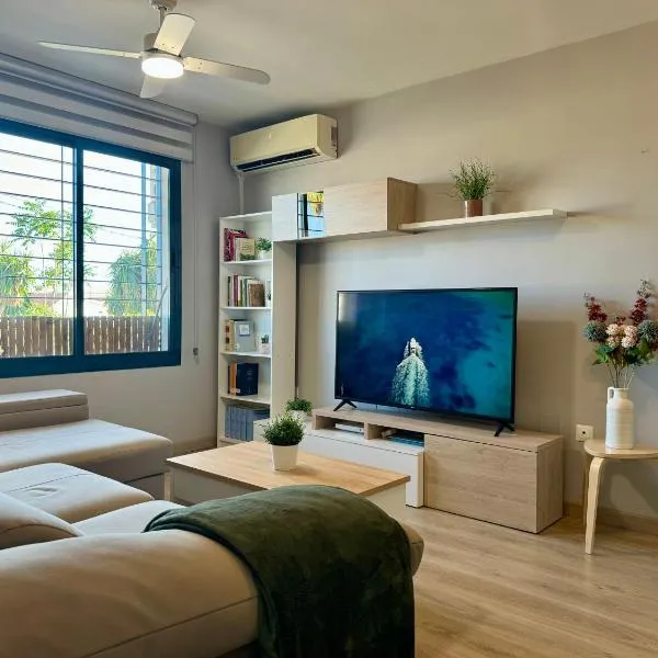 Beach Apartment, Torre Benagalbón、トレ・デ・ベナガルボンのホテル