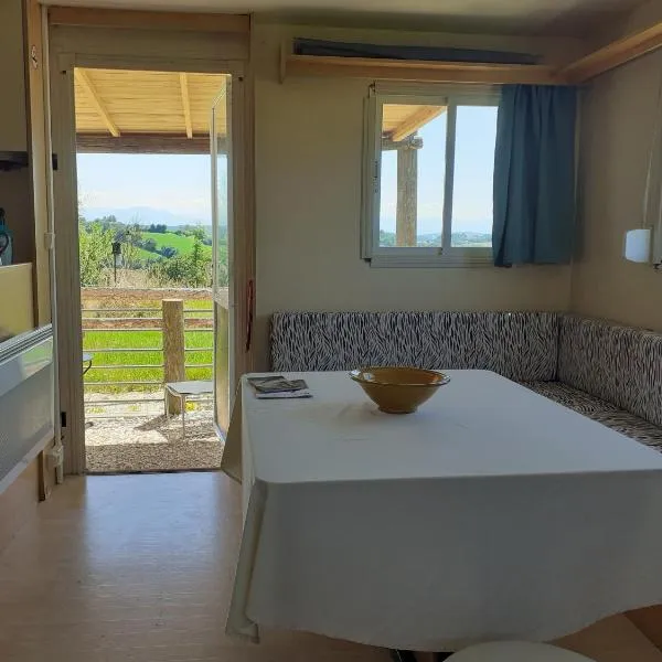 MOBIL-HOME Ferme La Fée Spiruline AURIGNAC, hôtel à Aurignac