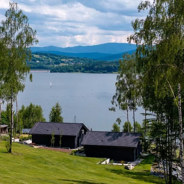 Przystań Brzozowa Polana - Jezioro Mucharskie, hotel en Dąbrówka