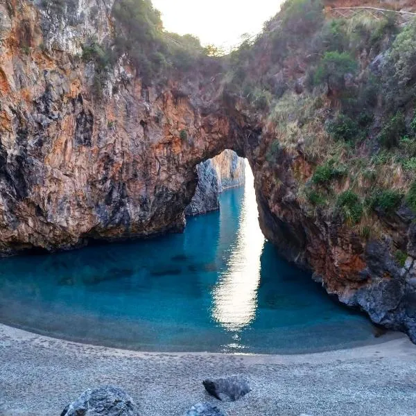 ENJOY HOUSE ottima per gruppi e famiglie da 2 a 6 ospiti, hotel v destinácii San Nicola Arcella