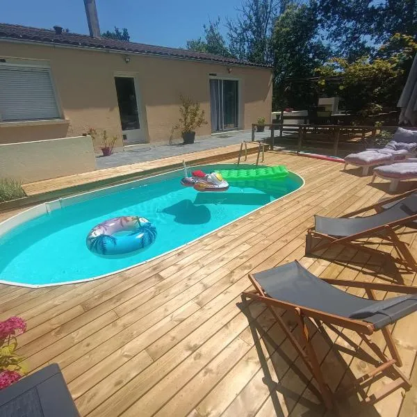 Maison a la campagne, hotel in Biras