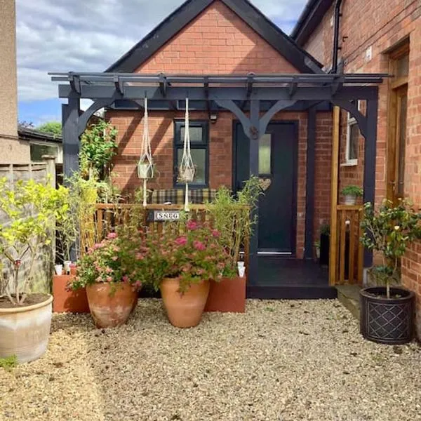The Snug in Cheltenham, Leckhampton - A Cosy & Unique Space, hotel v destinaci Cheltenham