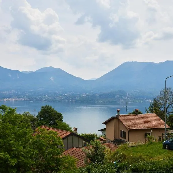 Villa di paese - Splendida vista lago Maggiore, hotel v destinácii Oggebio