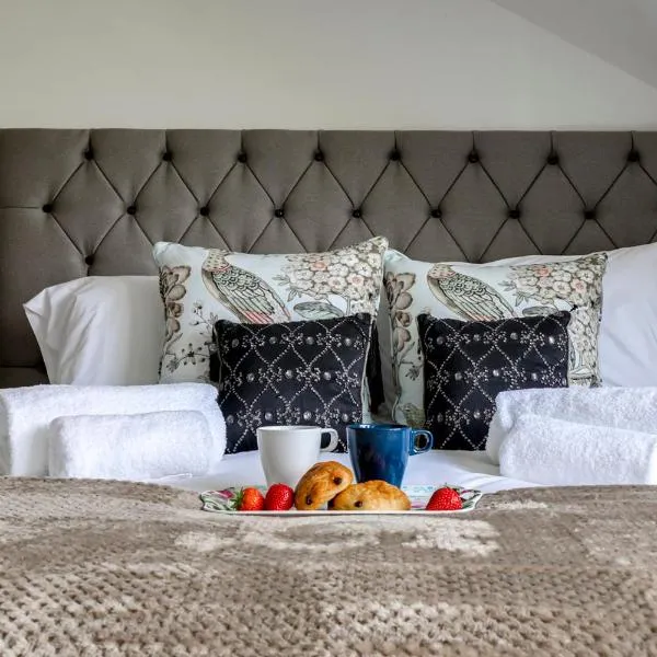 Wisteria Apt Spacious 3BR & Balcony, hotel i Mill Hill