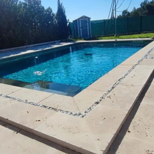 Les Pins du Lac II, hotel in Lacoste
