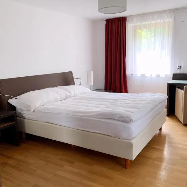 Appartement mit Terasse, hotel in Altensteig