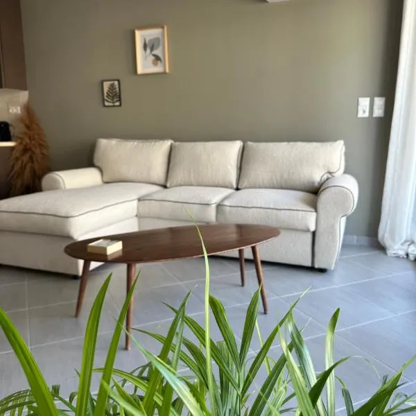 SnappyB Living Spaces, hotel in Alexandroupoli