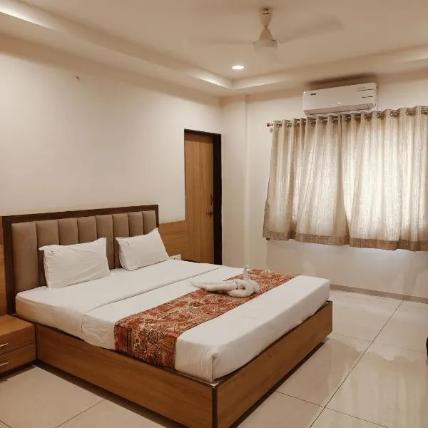 Hotel TrushaDham Near to Mahalaxmi Temple Kolhapur, hotel in Kolhapur