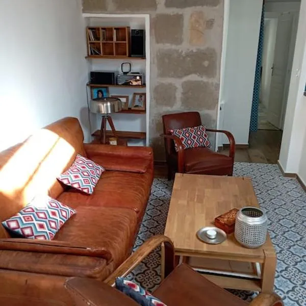 Duplex La Terrasse Jasmin, hotel in Mèze