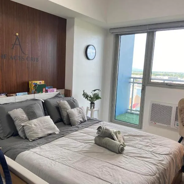 The Aces Crib at Azure North Pampanga、サンフェルナンドのホテル