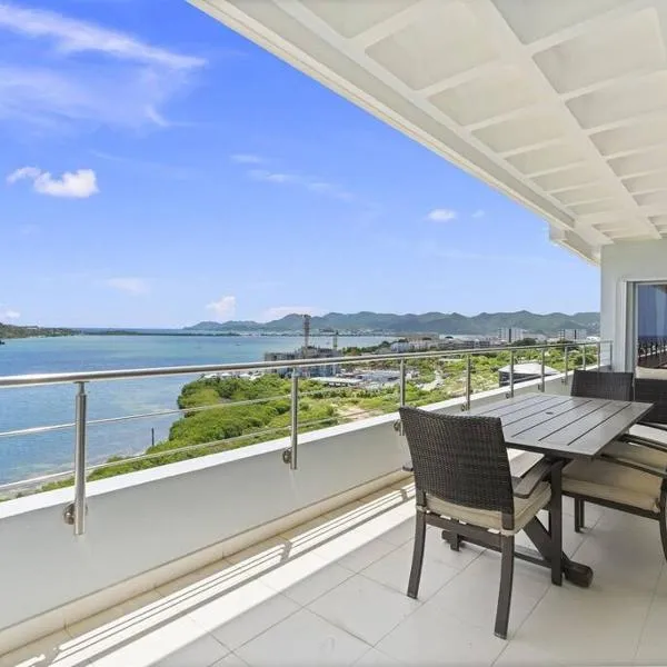 Breathtaking Lagoon Views At Blue Residence, hotel v destinaci Cupecoy