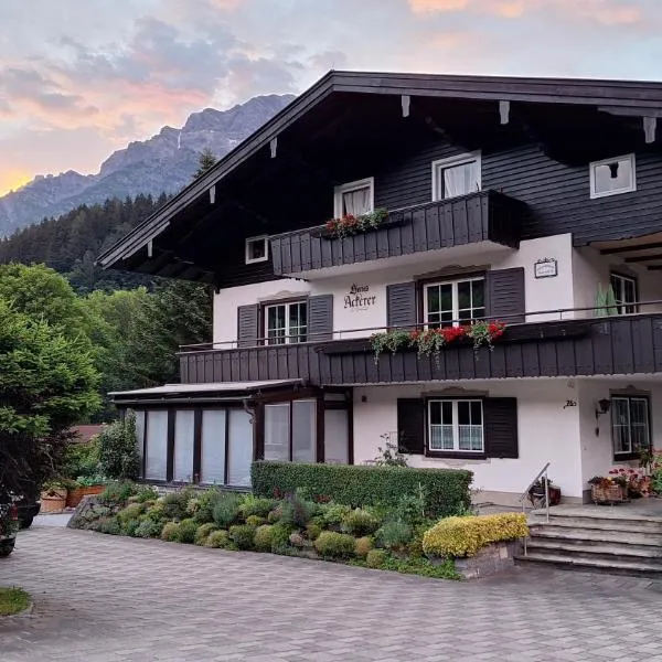 Haus Ackerer, hotel v Leogangu
