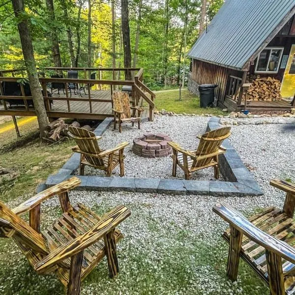 HOT TUB -Secluded Cabin Cave Run Lake and near Red River Gorge, hotel en Wellington