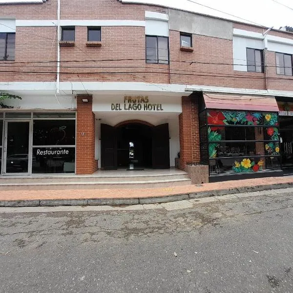 Hotel Frutas del Lago、Caucasiaのホテル