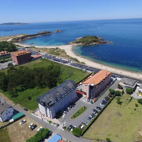 Hotel Nuevo Lanzada、ア・ランサダのホテル