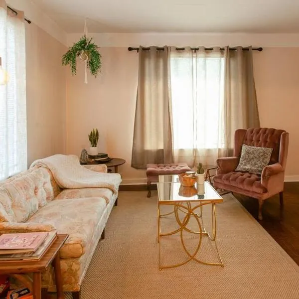 Classic & Cozy Apartments - Parking & Close To Dw, hotel v destinaci Medford
