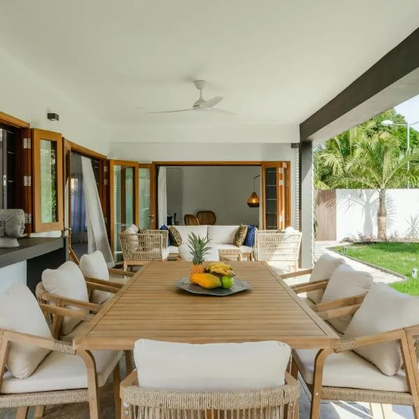 Luxe et Détente Absolue à la Villa Okalm, hotel v destinaci Trou aux Biches