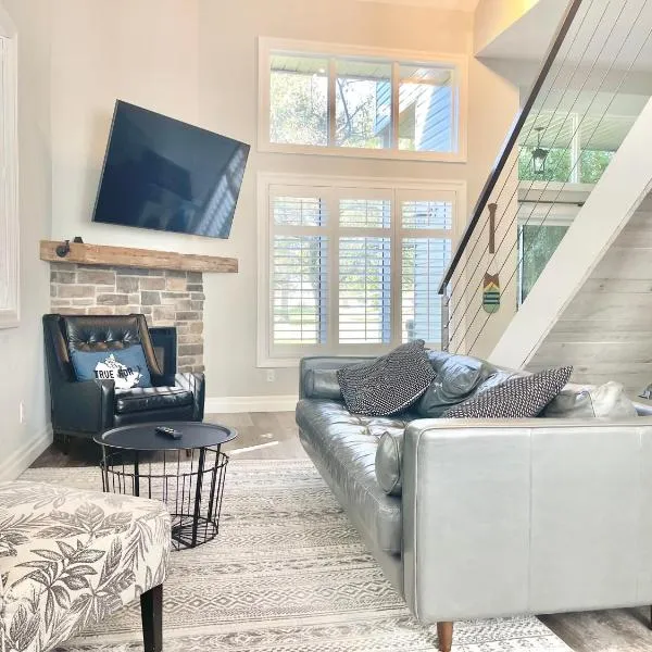 The Family Escape Townhome, hotel v destinaci Collingwood