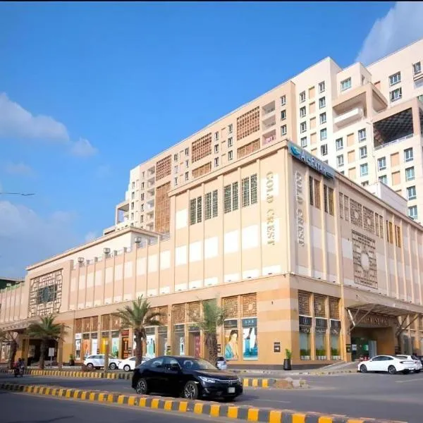 Luxurious Appartment in GOLDCREST DHA Lahore, מלון בלאהור