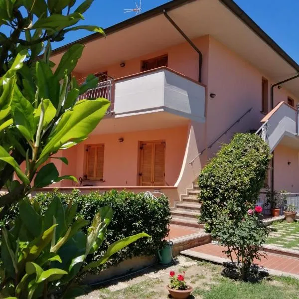Casa Magnolia: indipendente con giardino, hotel v destinaci Castiglione del Lago