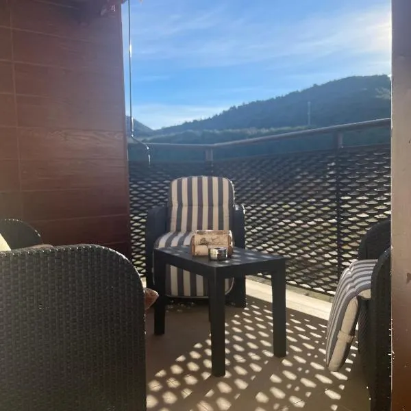 APARTAMENTOS RioMonte 2 - DeLuxe, hotel v destinaci Boltaña