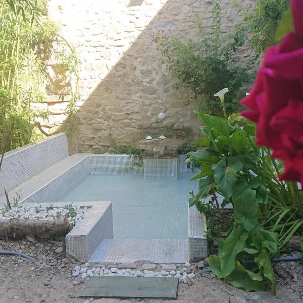Albergue Sansol - El oasis del camino francés - Exclusivo para peregrinos, hotel em Sansol