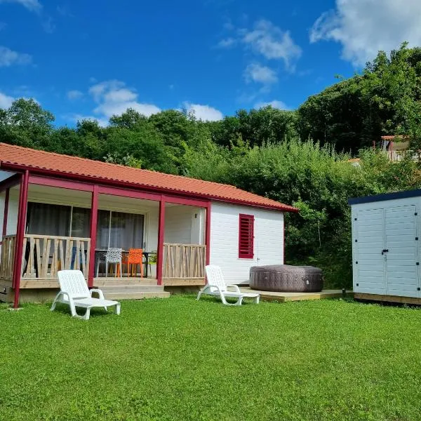 Chalet Etxetxoa, de 1 à 4 personnes avec Climatisation, SPA, Terrain privé et Piscine, hotel a Hasparren