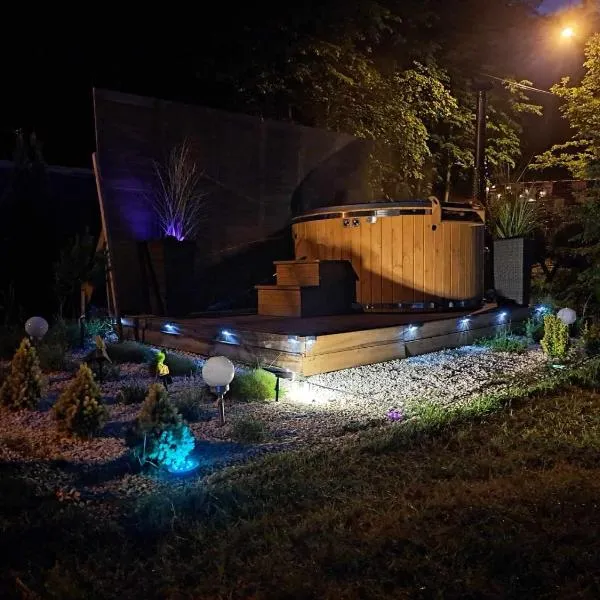 Leśny zakątek malediwy Jacuzzi free, khách sạn ở Jaworzno